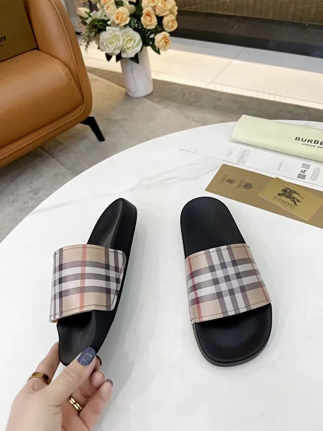 Burberry Nova Check Slide Slippers 3