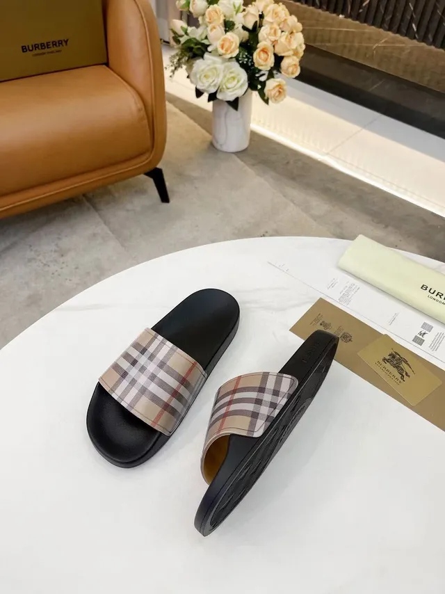 Burberry Nova Check Slide Slippers 4