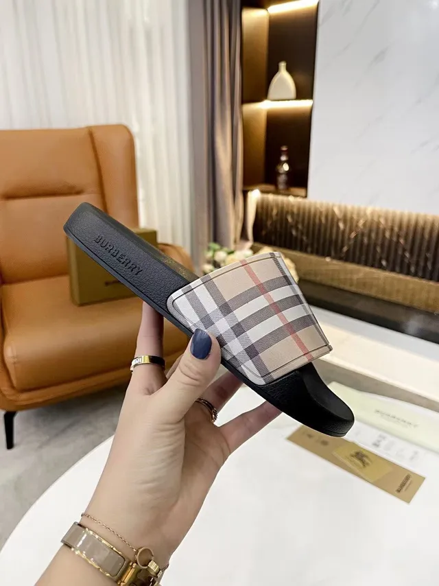 Burberry Nova Check Slide Slippers 5