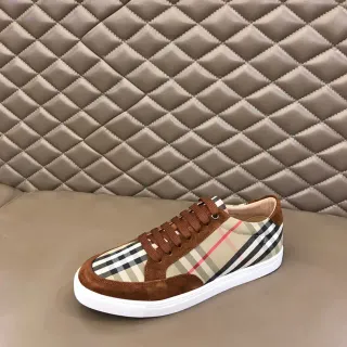 Burberry नोवा चेक भूरी मल्टीकलर पैनलिंग सूड ओवरले लाइफस्टाइल स्नीकर्स