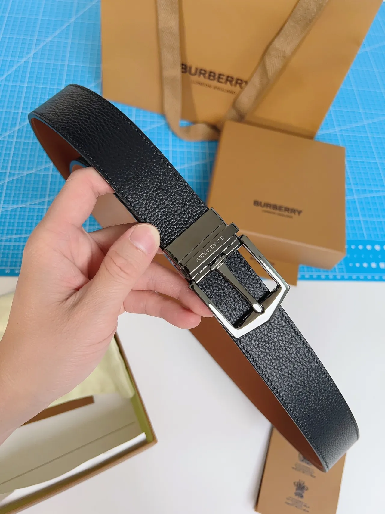 Burberry Reversible Buckle Black Pebbled Leather Belt 7