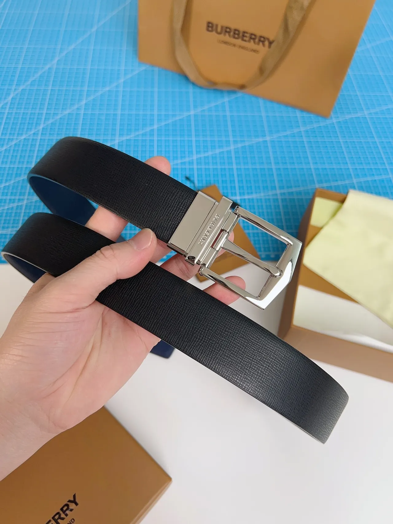 Burberry Reversible Buckle Black Textured Leather Belt 8