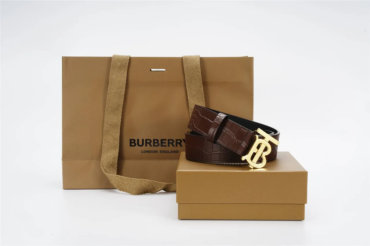 Burberry TB Belt Ceinture en cuir marron embossée crocodile 4