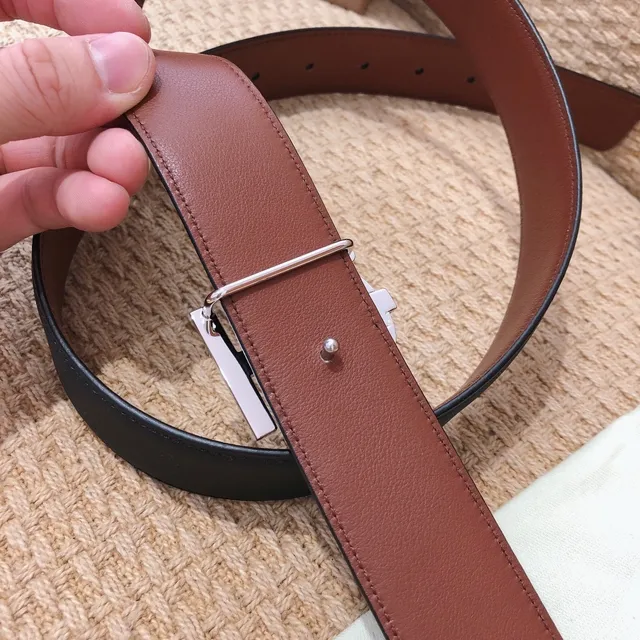 Burberry TB Monogram Belt حزام جلد أسود وبني 4