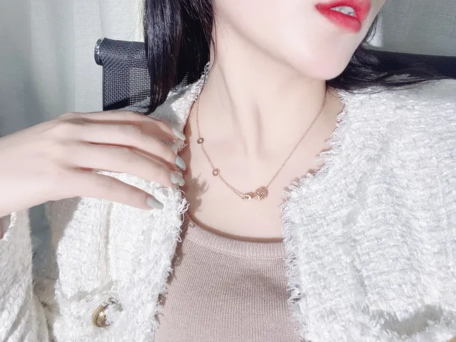 Bvlgari B.zero1 Or Tubogas-Inspiré Pendentif Enroulé Charms Circulaires Double Logo Collier 3