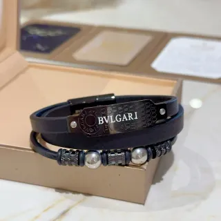 Bvlgari কালো রূপালী দ্বিগুণ মোড়ানো চামড়া খোদাই করা ধাতু প্লেক ব্রেসলেট