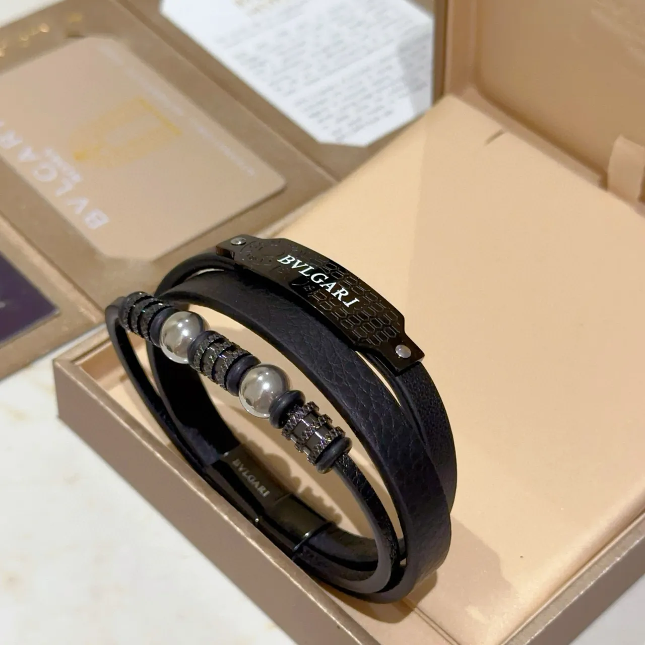 Bvlgari سوار جلد أسود فضي مزدوج لف لوحة معدني منحوت 3