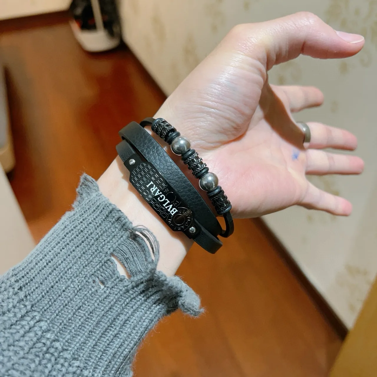 Bvlgari سوار جلد أسود فضي مزدوج لف لوحة معدني منحوت 7