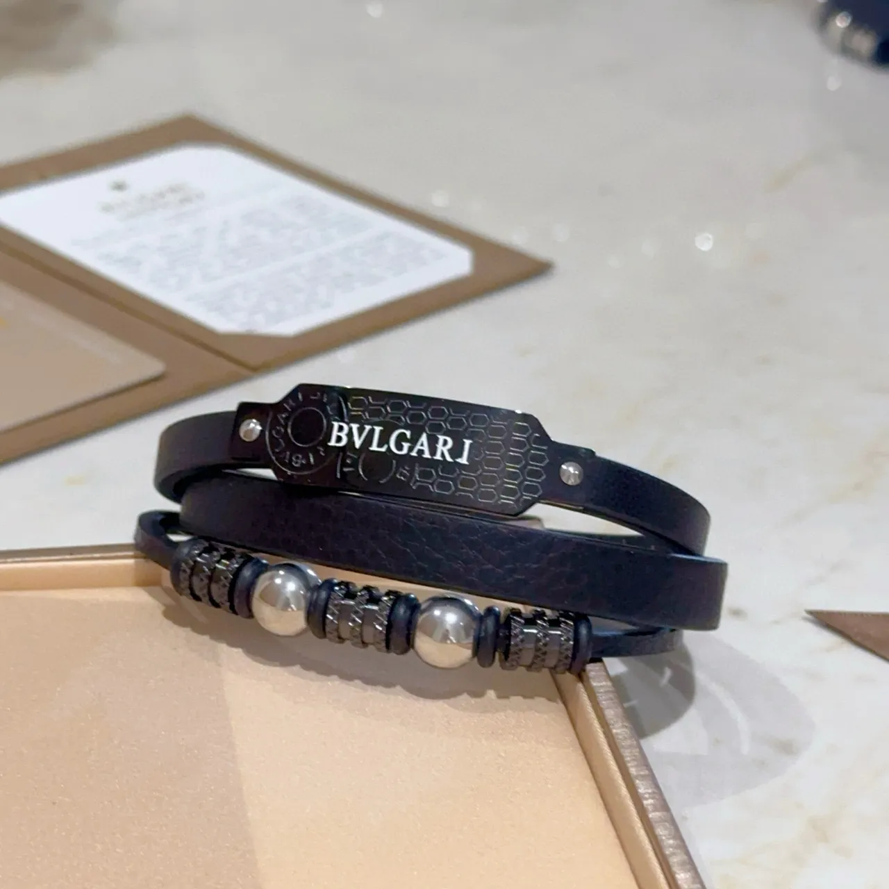 Bvlgari سوار جلد أسود فضي مزدوج لف لوحة معدني منحوت 9
