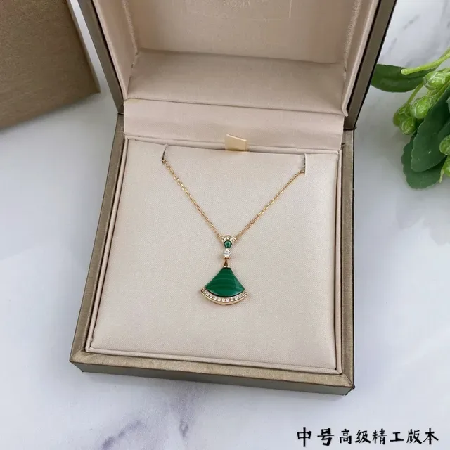 Bvlgari Divas’ Dream Collier malachite et diamant en forme d'éventail 2