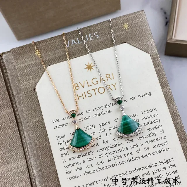Bvlgari Divas’ Dream Collier malachite et diamant en forme d'éventail 4