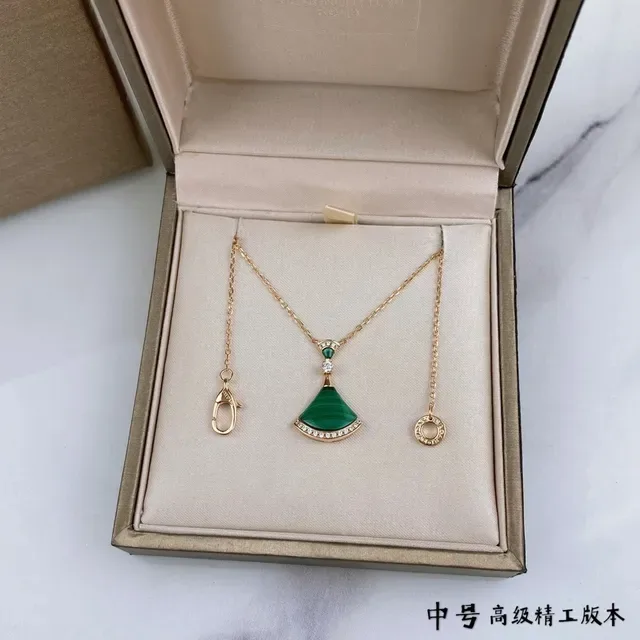 Bvlgari Divas’ Dream Collier malachite et diamant en forme d'éventail 5