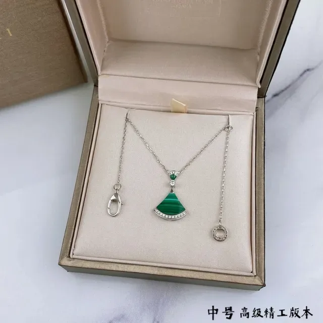 Bvlgari Divas’ Dream Collier malachite et diamant en forme d'éventail 6