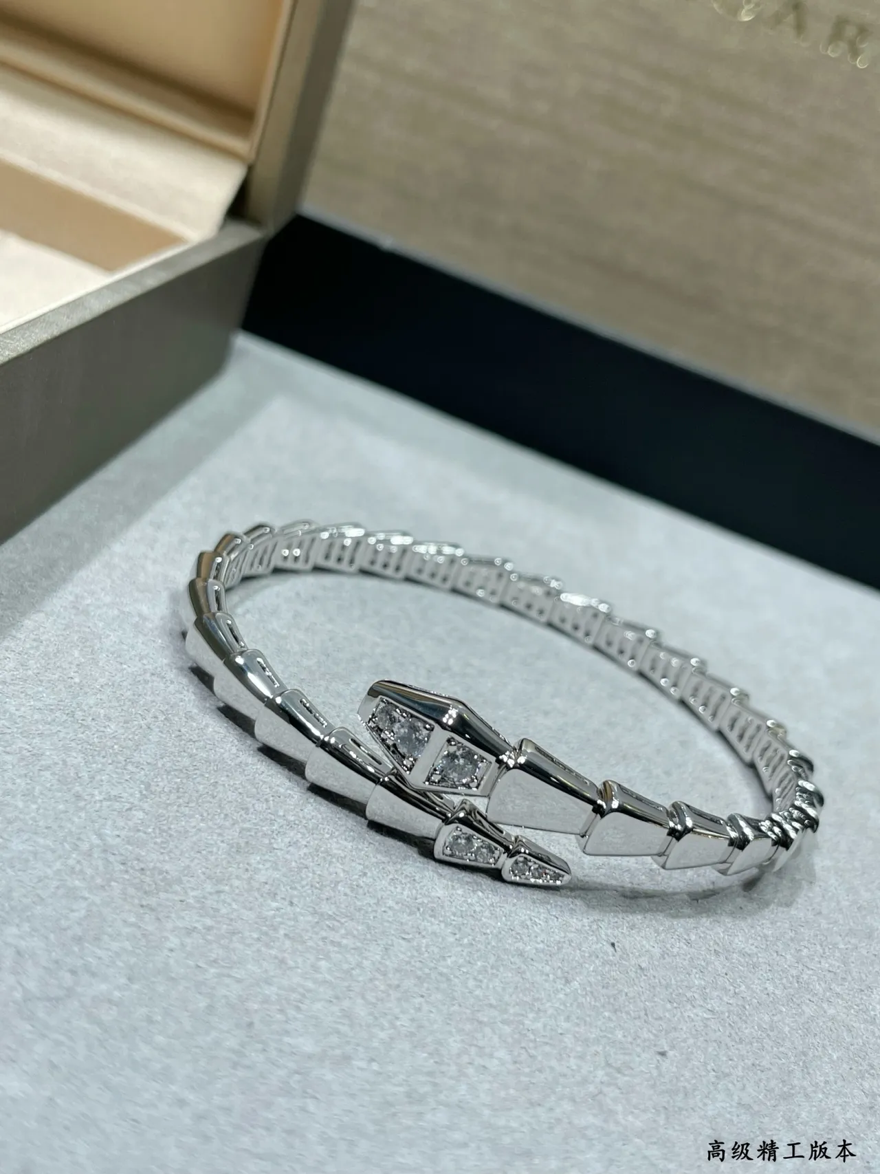 Bvlgari Or Marron Articulé Tubogas Motif Tête Serpentine Bracelet 7