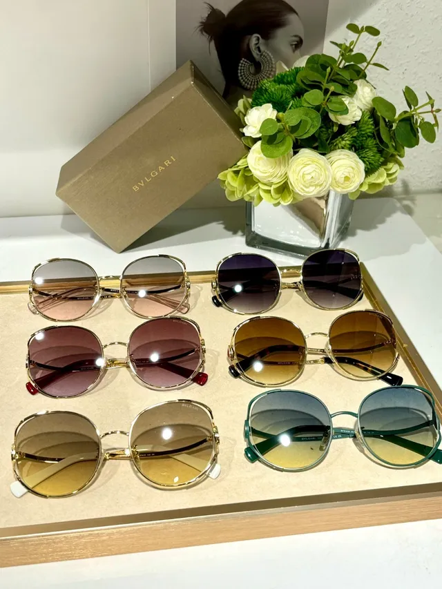 Bvlgari ওভাল সোনা এবং কালো গ্র্যাডিয়েন্ট লেন্স সানগ্লাস 3
