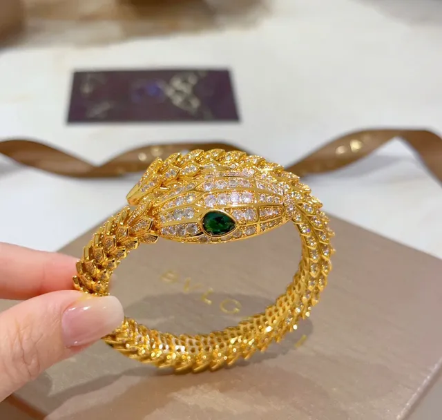 Bvlgari Serpenti Bracelet Serpent Ton Or Pavé Oeil d'Émeraude 3