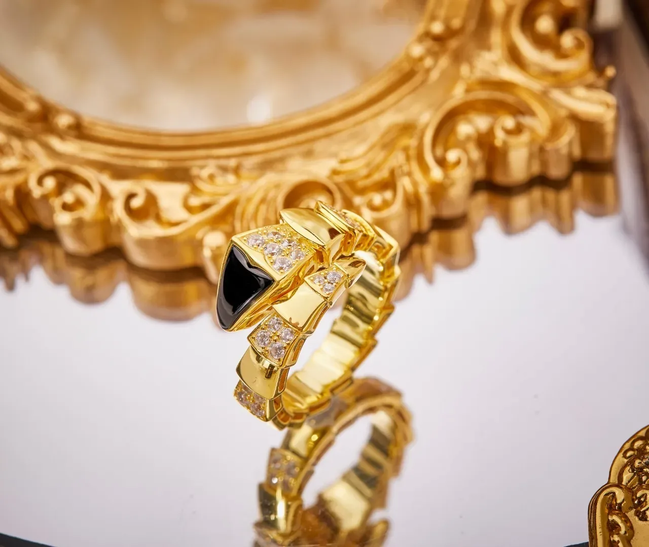 Bvlgari Serpenti Viper Anel Articulado de Onyx e Diamante 3