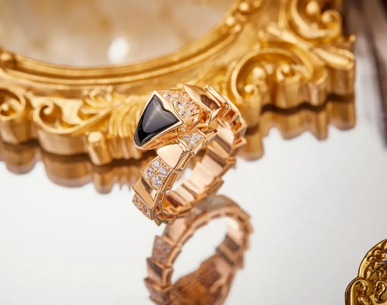 Bvlgari Serpenti Viper Anel Articulado de Onyx e Diamante 5