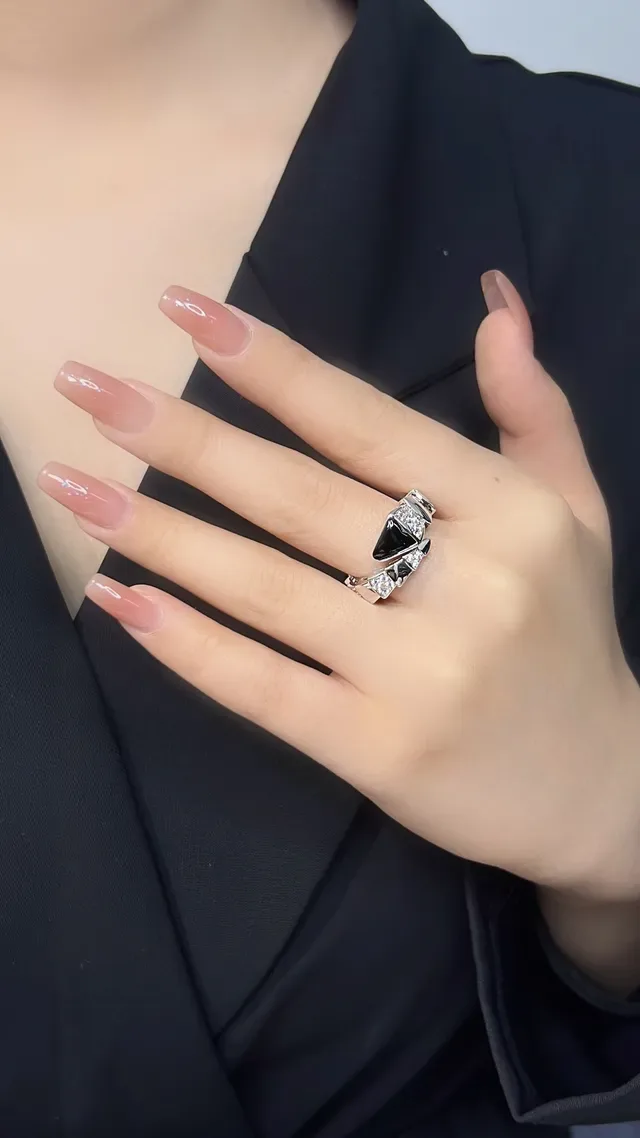 Bvlgari Serpenti Viper Anel Articulado de Onyx e Diamante 6