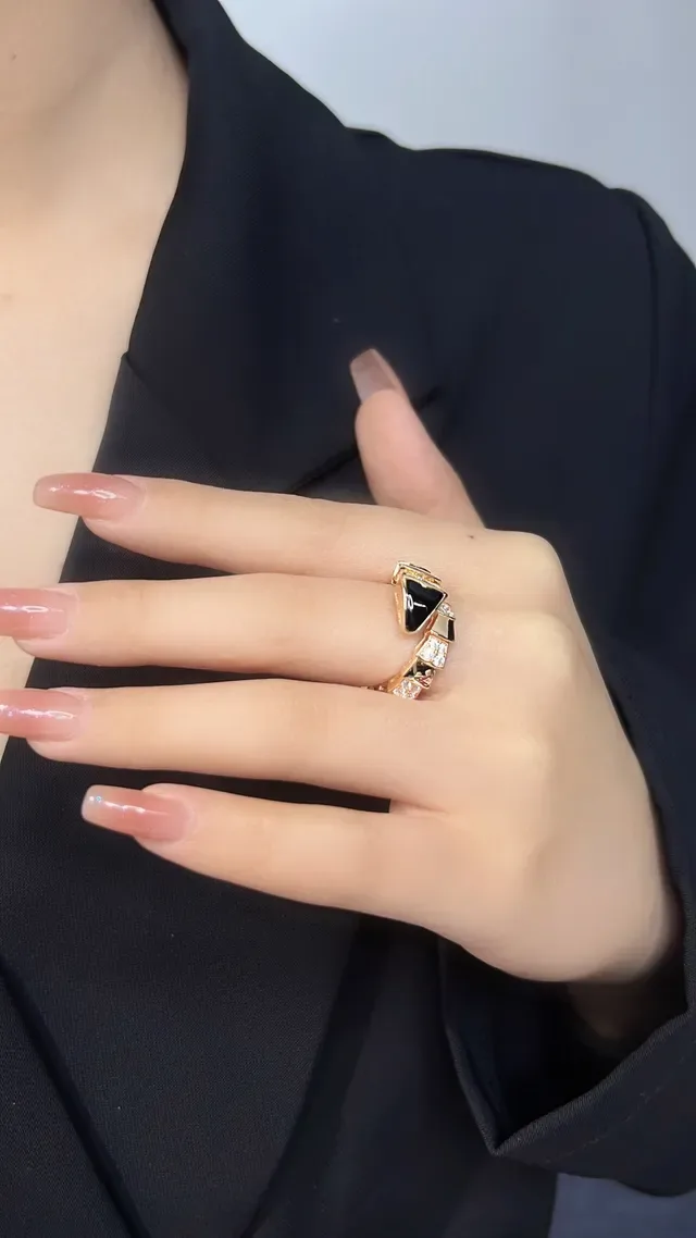 Bvlgari Serpenti Viper Anel Articulado de Onyx e Diamante 7