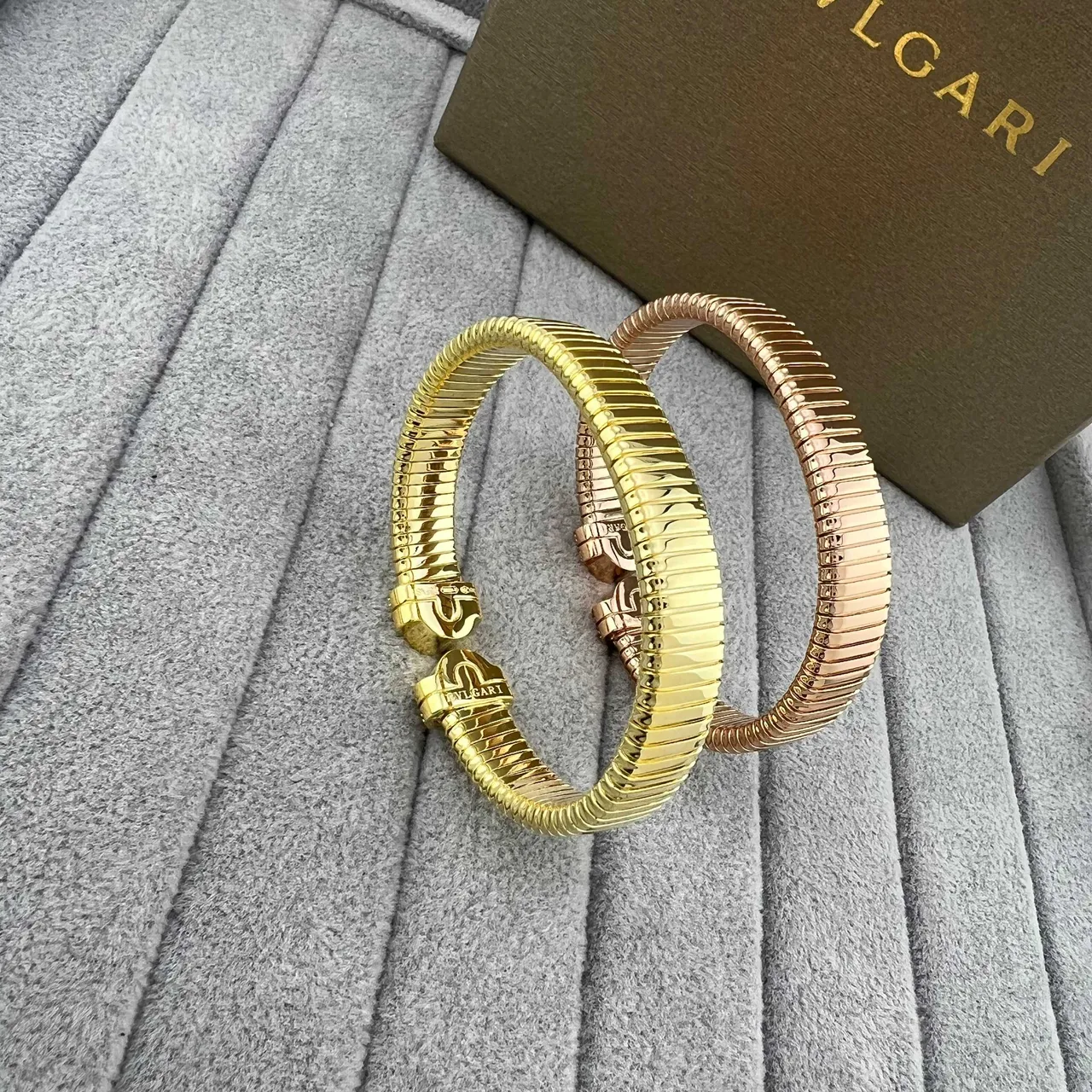 Bvlgari Tubogas Pavé Diamond Clasp Yellow and Rose Gold bracelets 6