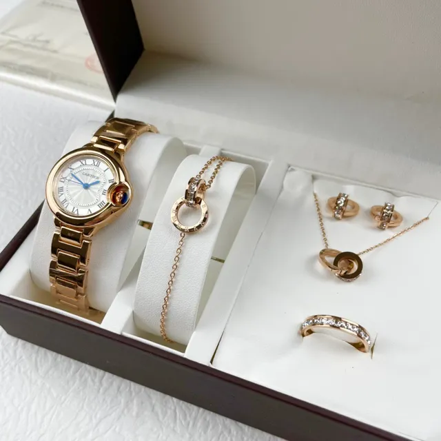 Cartier Ballon Bleu ذهبي أبيض وردي الزخرفة نمط الحلقة المتشابكة قلادة 7