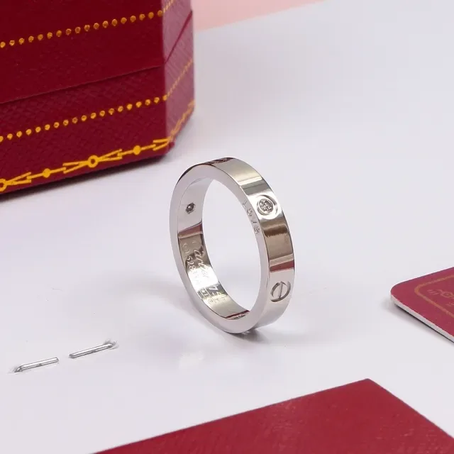 Bague Cartier Juste un Clou Bande Motif Vis Or Argent avec Pierre Unique Incrustée 3