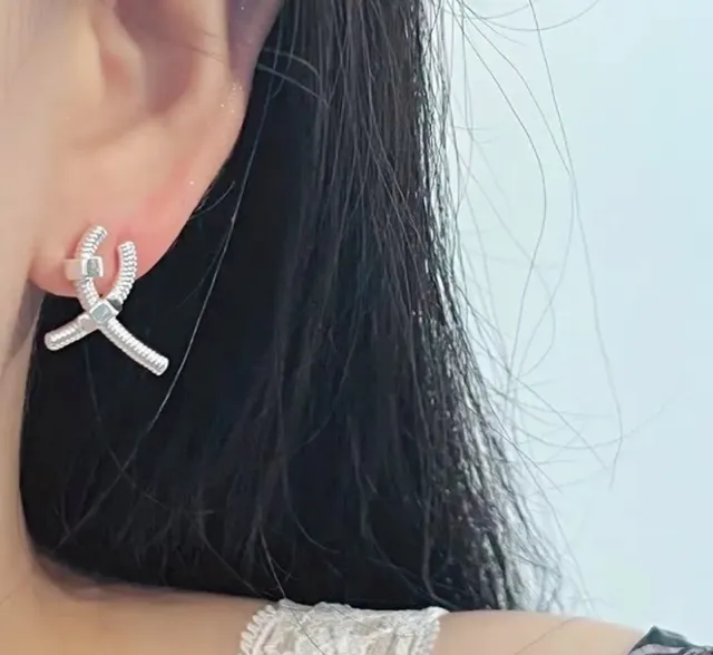 Cartier Juste un Clou نقش المسمار أقراط المسمار 9