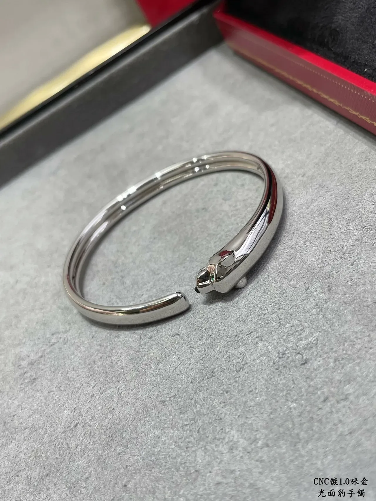 Cartier Panthère ذهبي وفضي سوار مفتوح برأس نمر 8