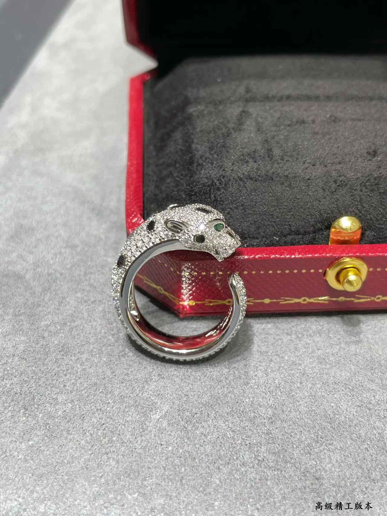 خاتم Cartier Panthère Pavé Crystal و Onyx Panther 3