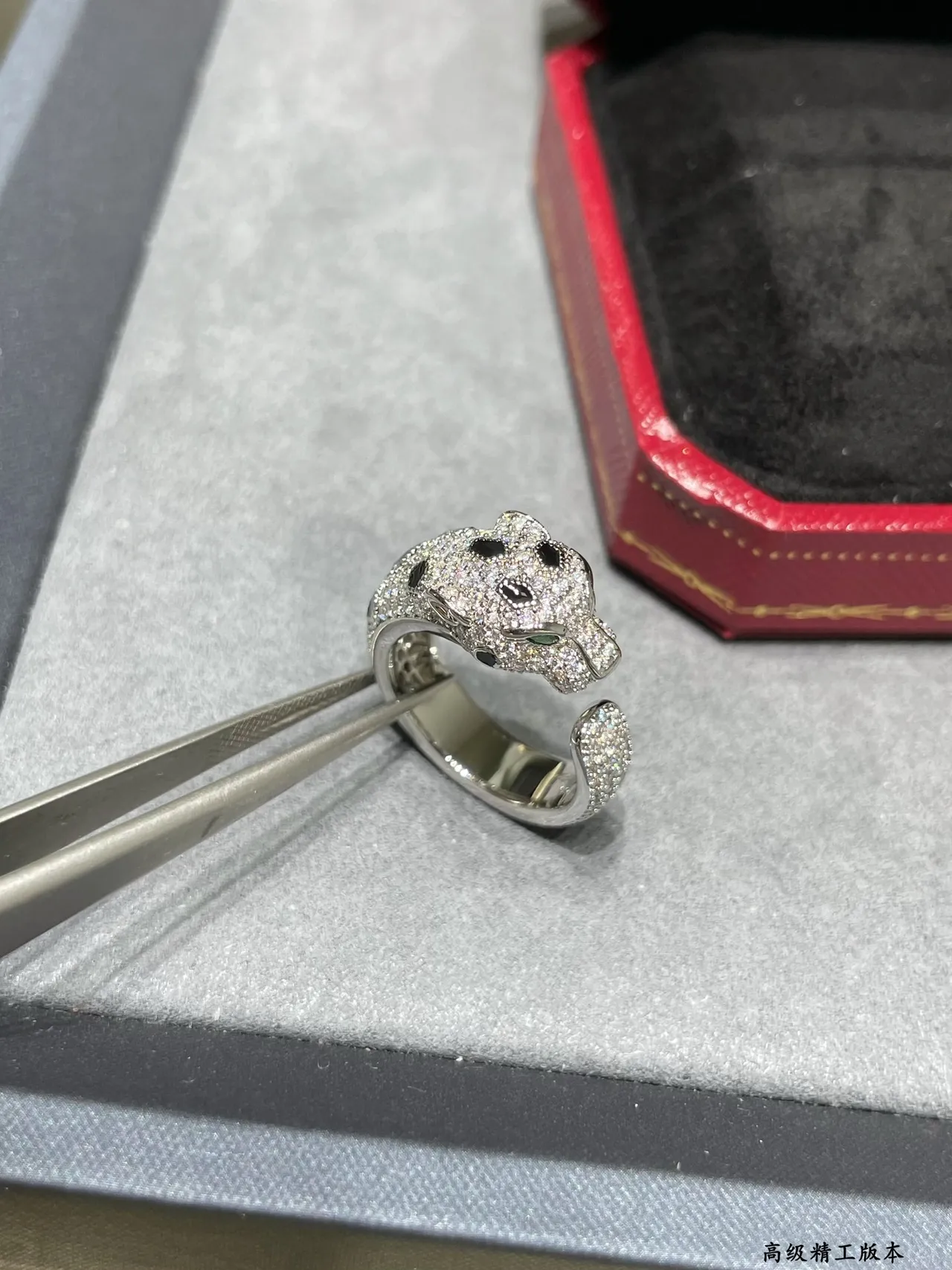خاتم Cartier Panthère Pavé Crystal و Onyx Panther 4