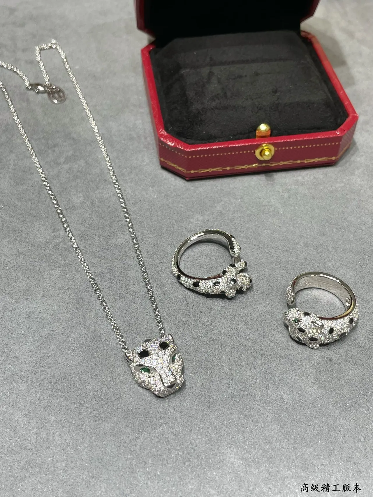 خاتم Cartier Panthère Pavé Crystal و Onyx Panther 5