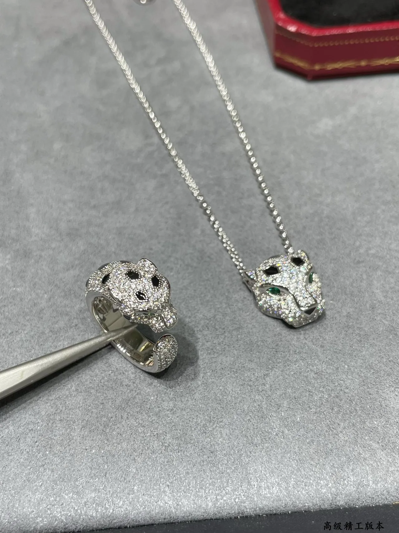 خاتم Cartier Panthère Pavé Crystal و Onyx Panther 6