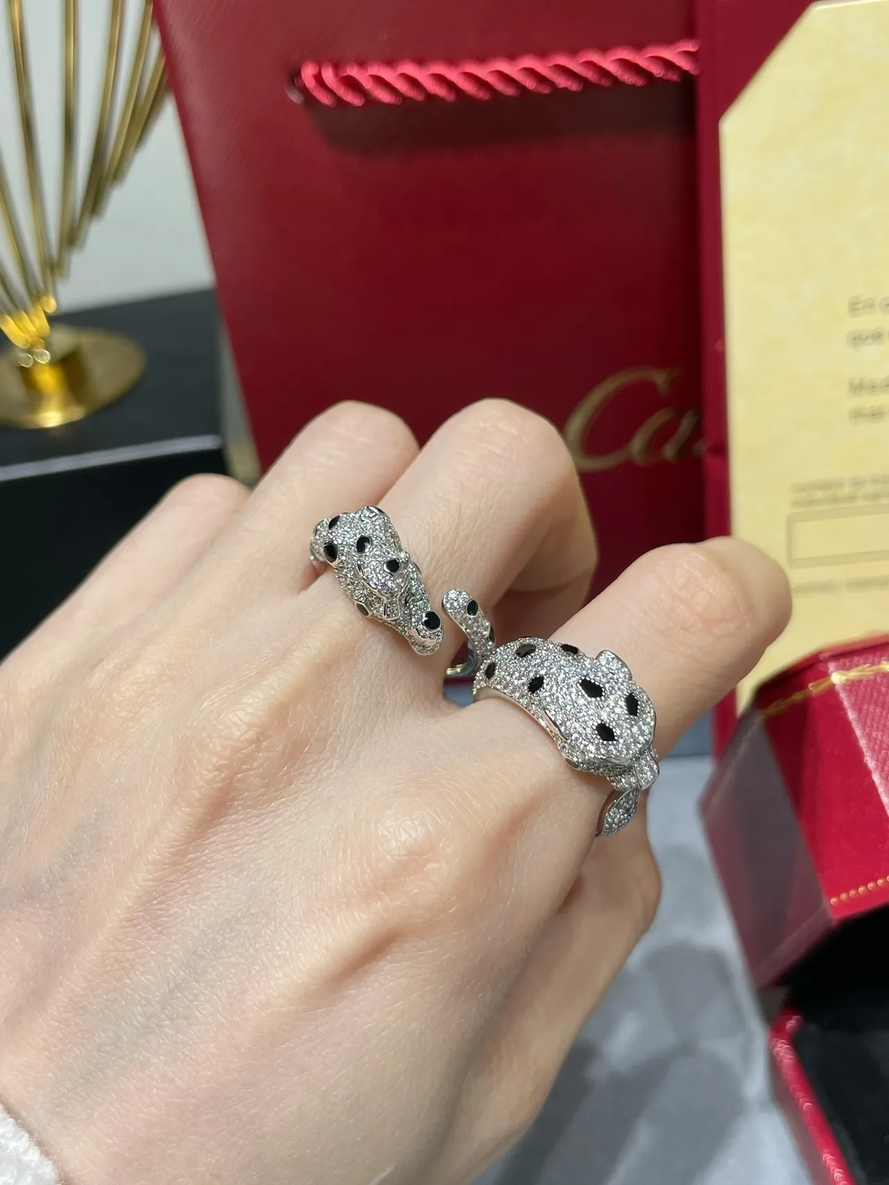 خاتم Cartier Panthère Pavé Crystal و Onyx Panther 7