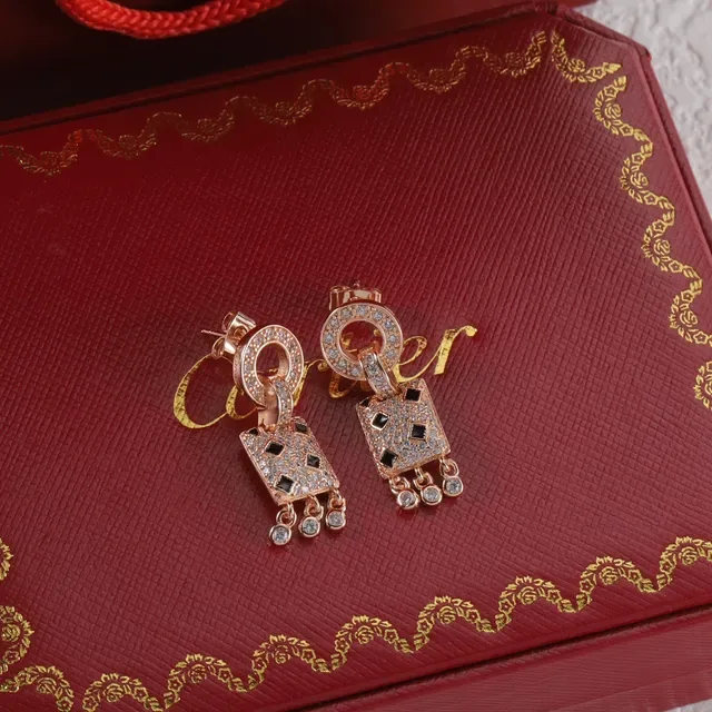Boucles d'oreilles Cartier Or Rouge Pavé-Set Carrées 8