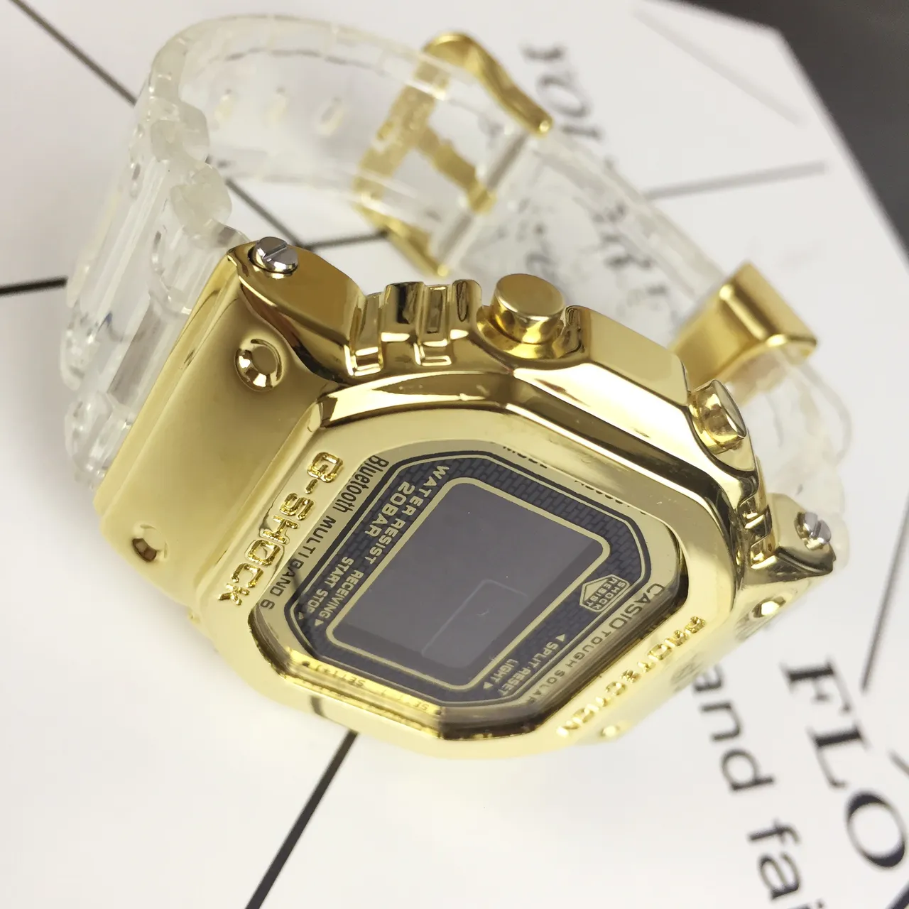 Casio G-Shock DW-5600 Montre en résine transparente dorée 2