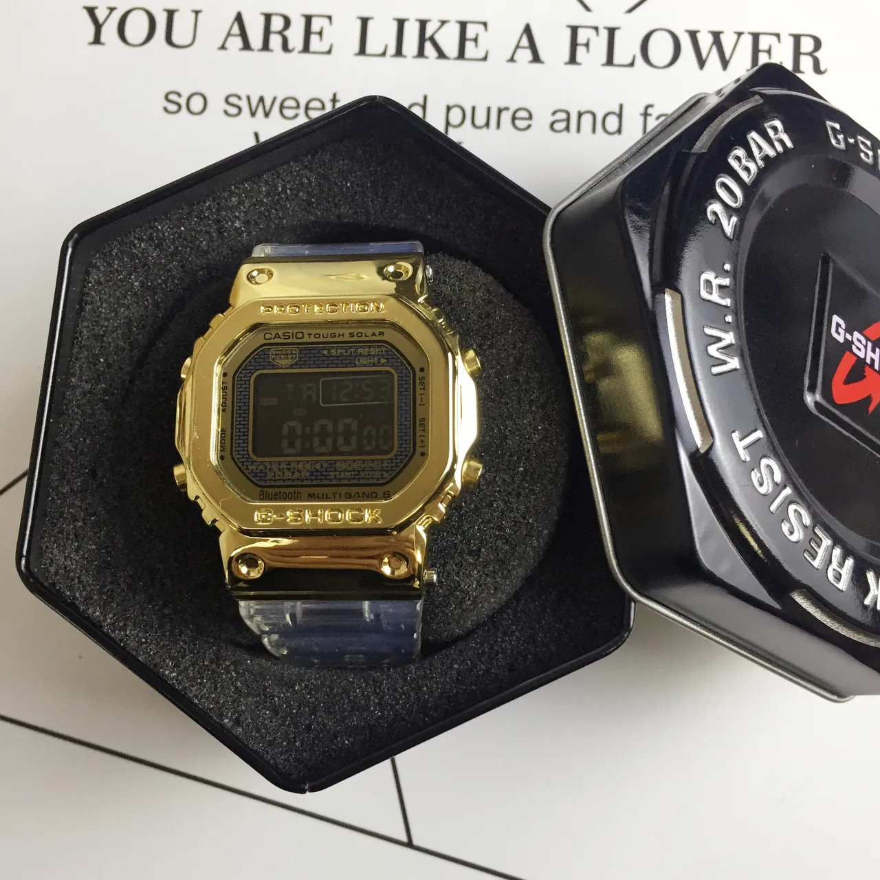 Casio G-Shock DW-5600 Montre en résine transparente dorée 4