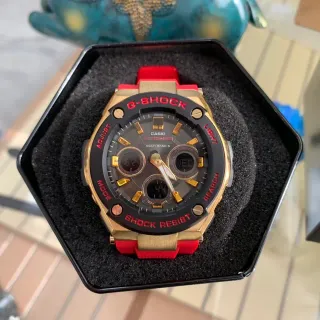 Casio G-Shock GA-2100 Reloj Deportivo de Oro y Rojo