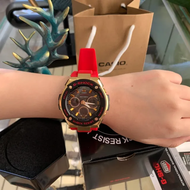 Casio G-Shock GA-2100 Relógio Esportivo Dourado e Vermelho 5