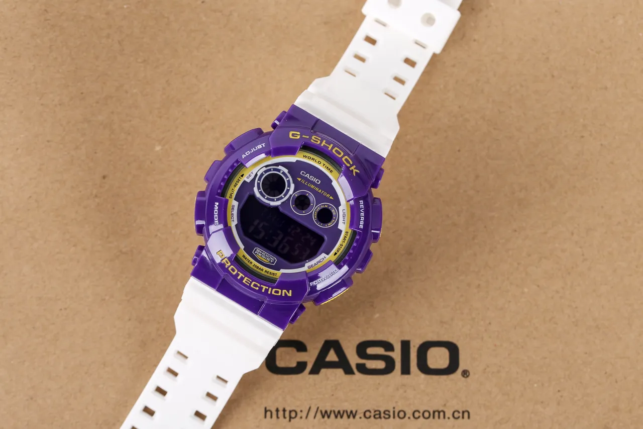 Casio G-SHOCK Purple and White Resin Sports Watch 2