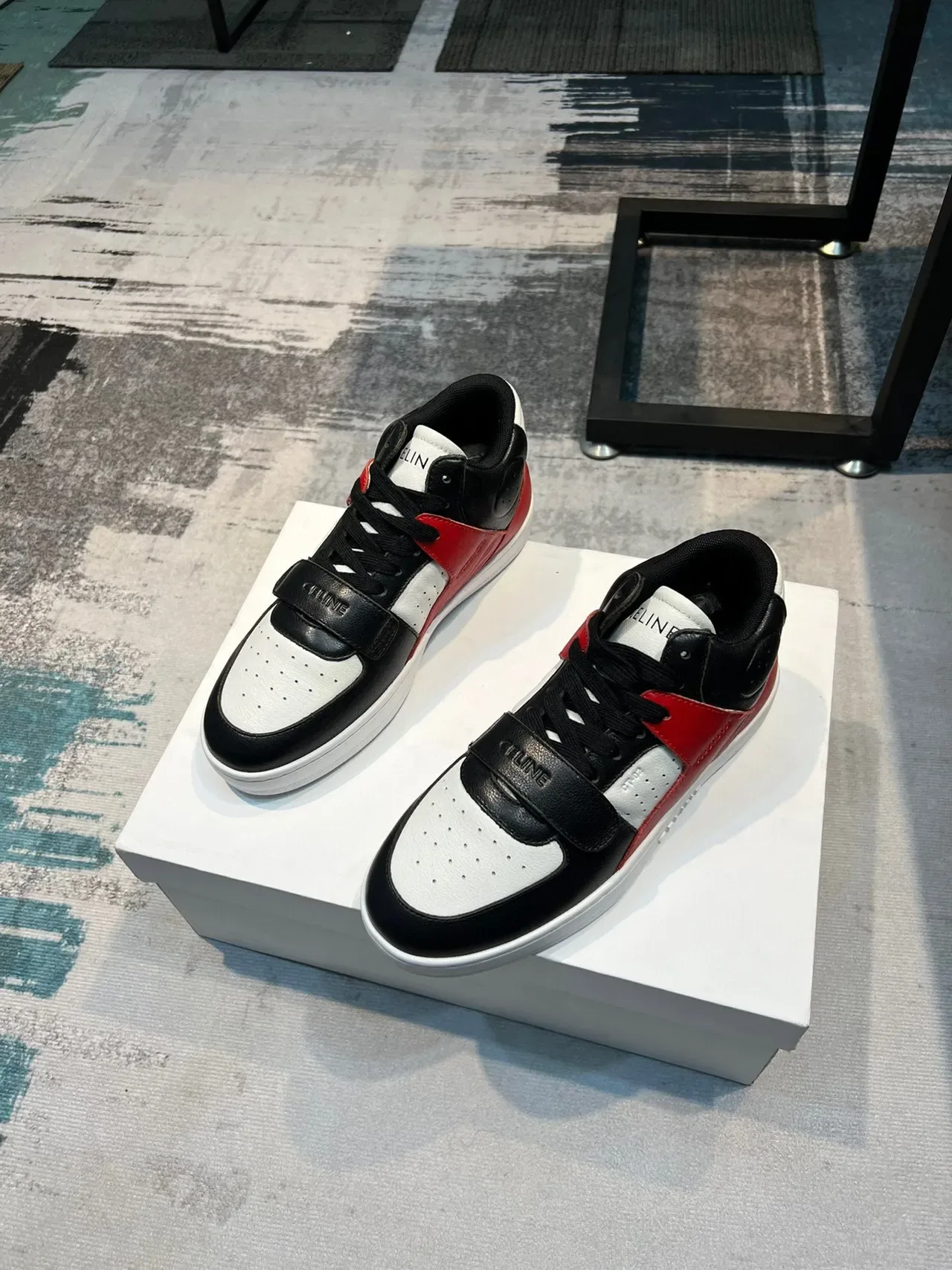 Celine CT-01 سنيكرز أسلوب حياة أسود أحمر بألواح جلدية مع شريط مميز 5