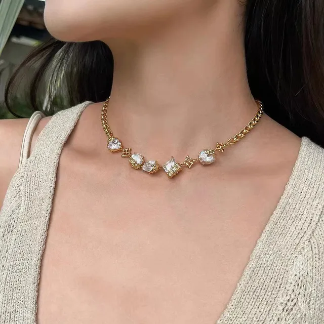 Celine Collier chaîne motif cristal doré 3