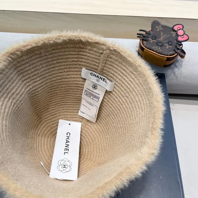 Chanel Chapeau Seau Beige Marron Tricot Côtelé Pelucheux Mohair Bord 2