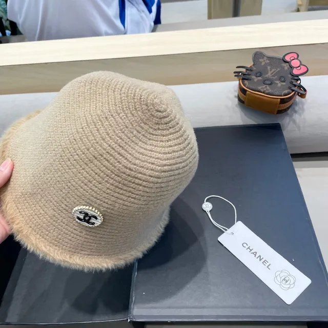 Chanel Chapeau Seau Beige Marron Tricot Côtelé Pelucheux Mohair Bord 4