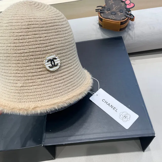Chanel Chapeau Seau Beige Marron Tricot Côtelé Pelucheux Mohair Bord 5