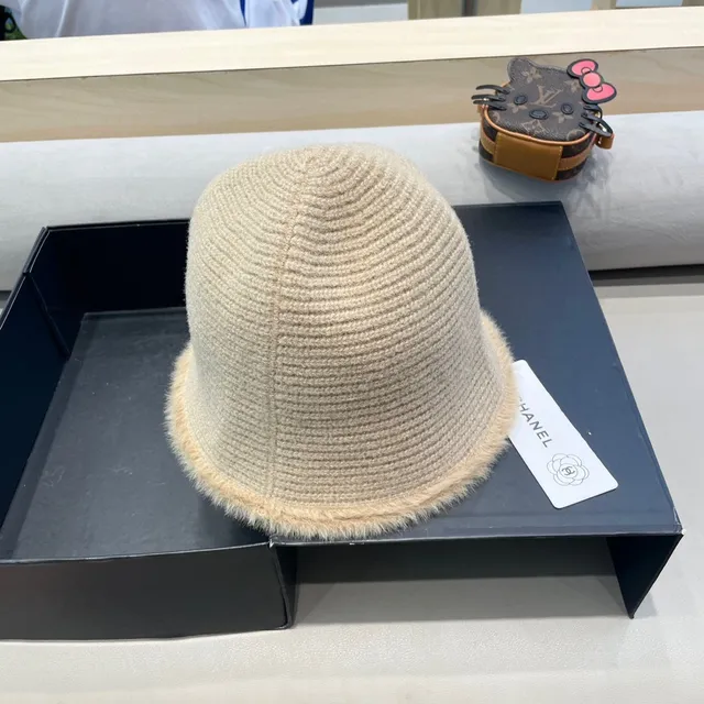 Chanel Chapeau Seau Beige Marron Tricot Côtelé Pelucheux Mohair Bord 7