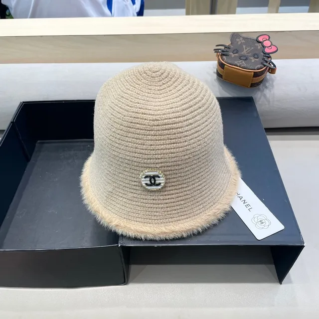 Chanel Chapeau Seau Beige Marron Tricot Côtelé Pelucheux Mohair Bord 8