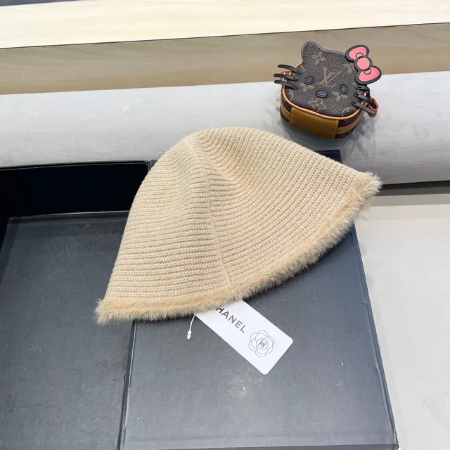 Chanel Chapeau Seau Beige Marron Tricot Côtelé Pelucheux Mohair Bord 9