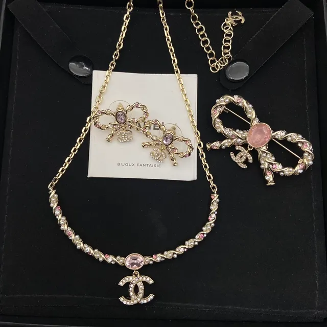 Chanel Bijoux Fantaisie Collar de Oro Rosa con Motivo de Lazo Perlas y Cristales 5