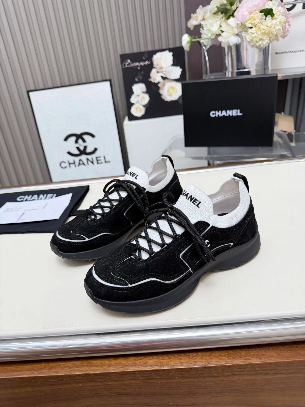 Chanel काले सफेद सुड ऊपरी हिस्सा विरोधाभास पाइपिंग मोटे स्नीकर्स 3